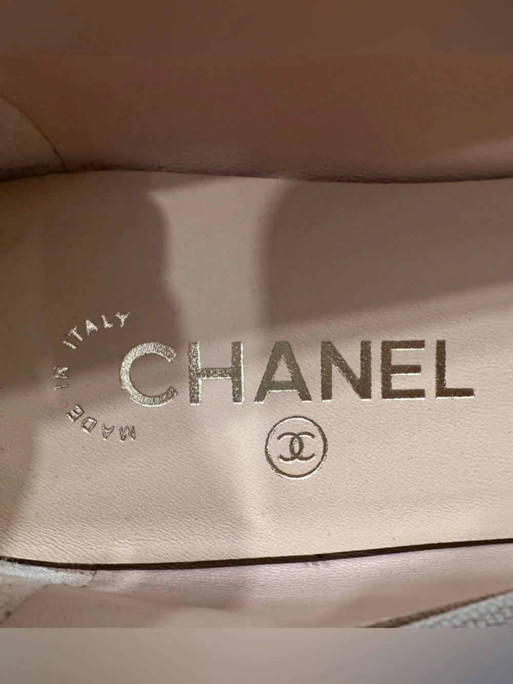 CHANEL CLASSIC CC LOGO BEIGE & BLACK CAPTOE LEATHER BALLET FLATS Size 37.5 NEW - Picture 15 of 16